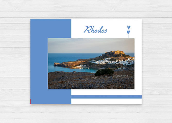 Blick auf die Küste von Rhodos mit Festung und malerischen Häusern